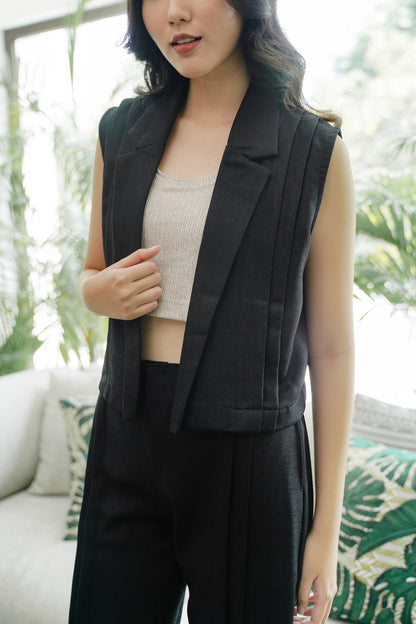 SET - PATRICIA STEPHANIE IN DEEP BLACK