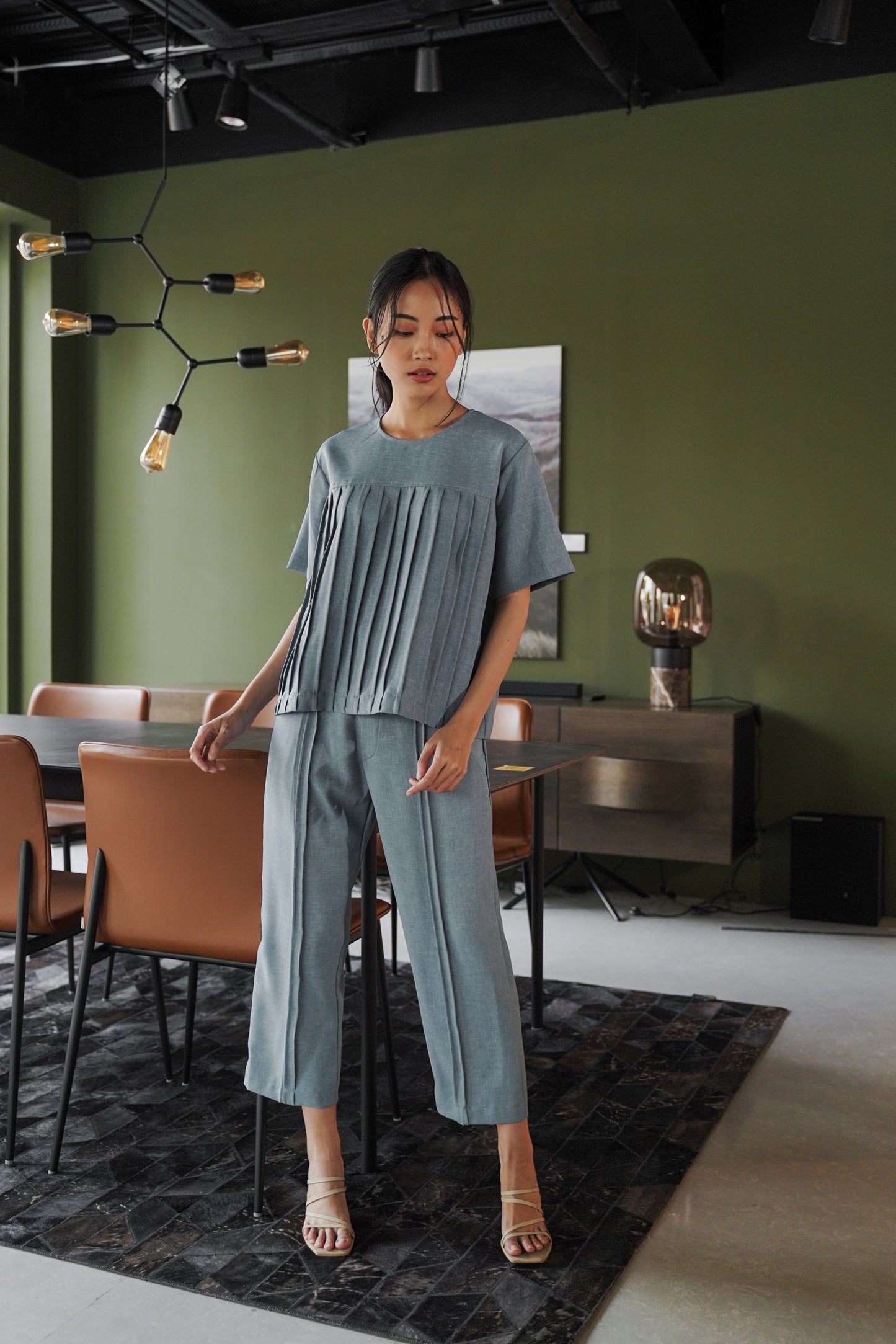SET - ANYA KEAGAN IN DUTCH BLUE