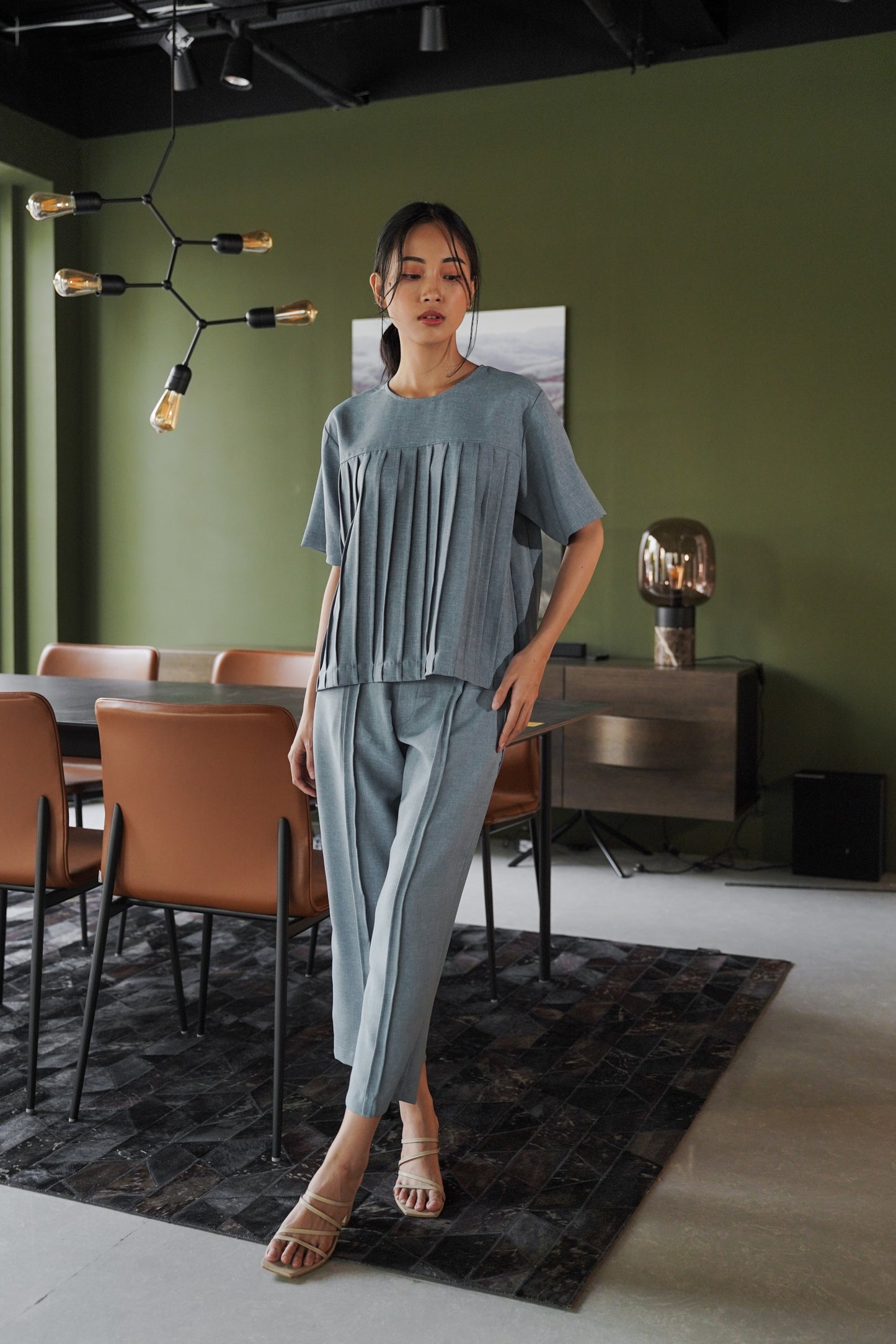 SET - ANYA KEAGAN IN DUTCH BLUE